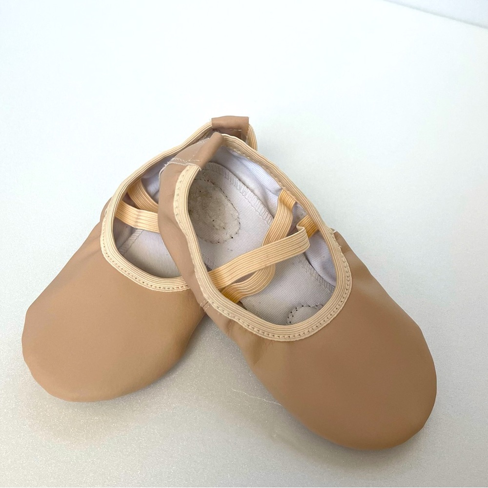 Dynadans Little Kid size 11 Soft Leather Nude Ballet Shoes/Slippers/Dance Shoes